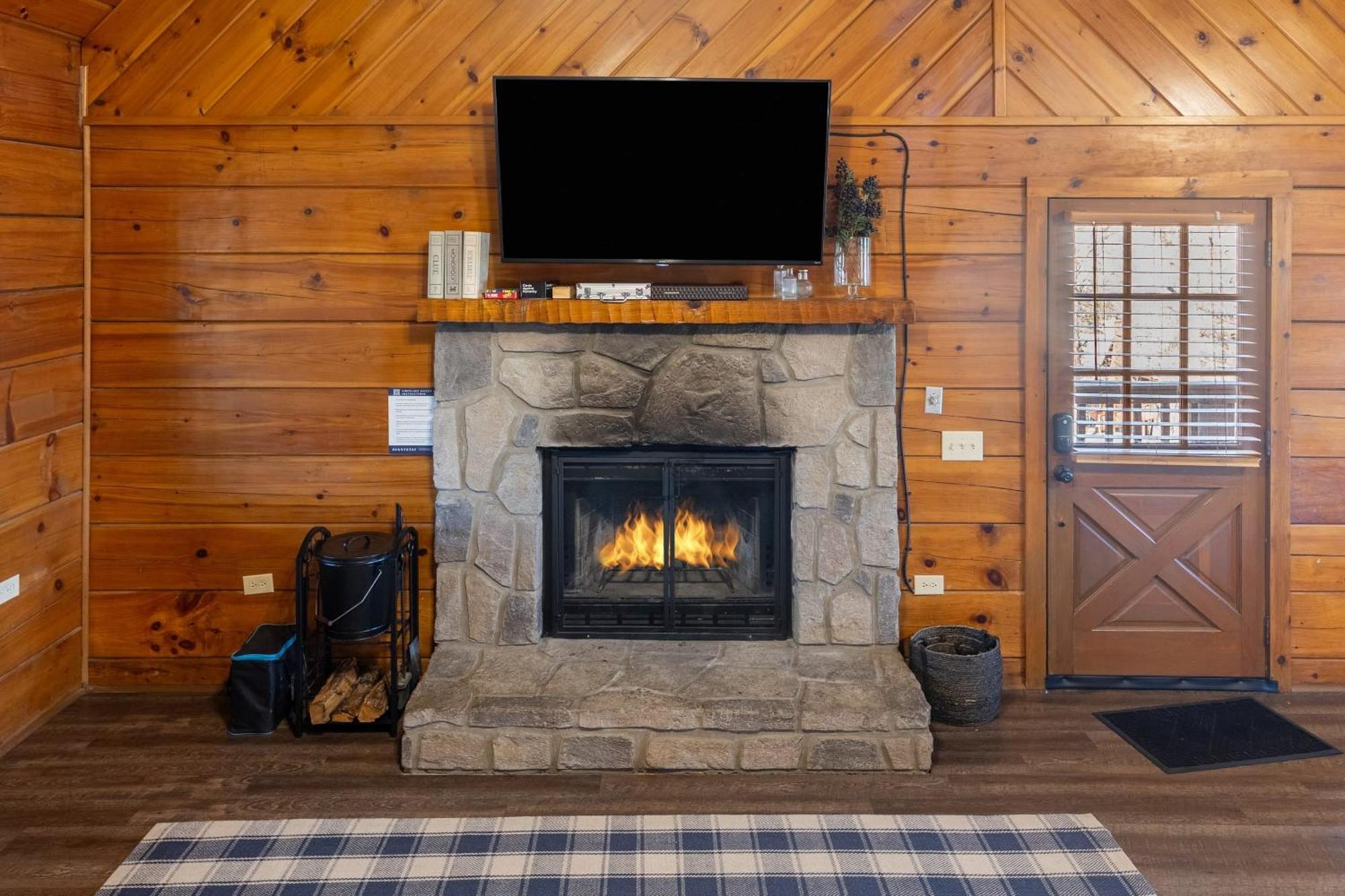 Dudley II By Avantstay Comfortable Cabin W Hot Tub Views Пиджен-Фордж Экстерьер фото