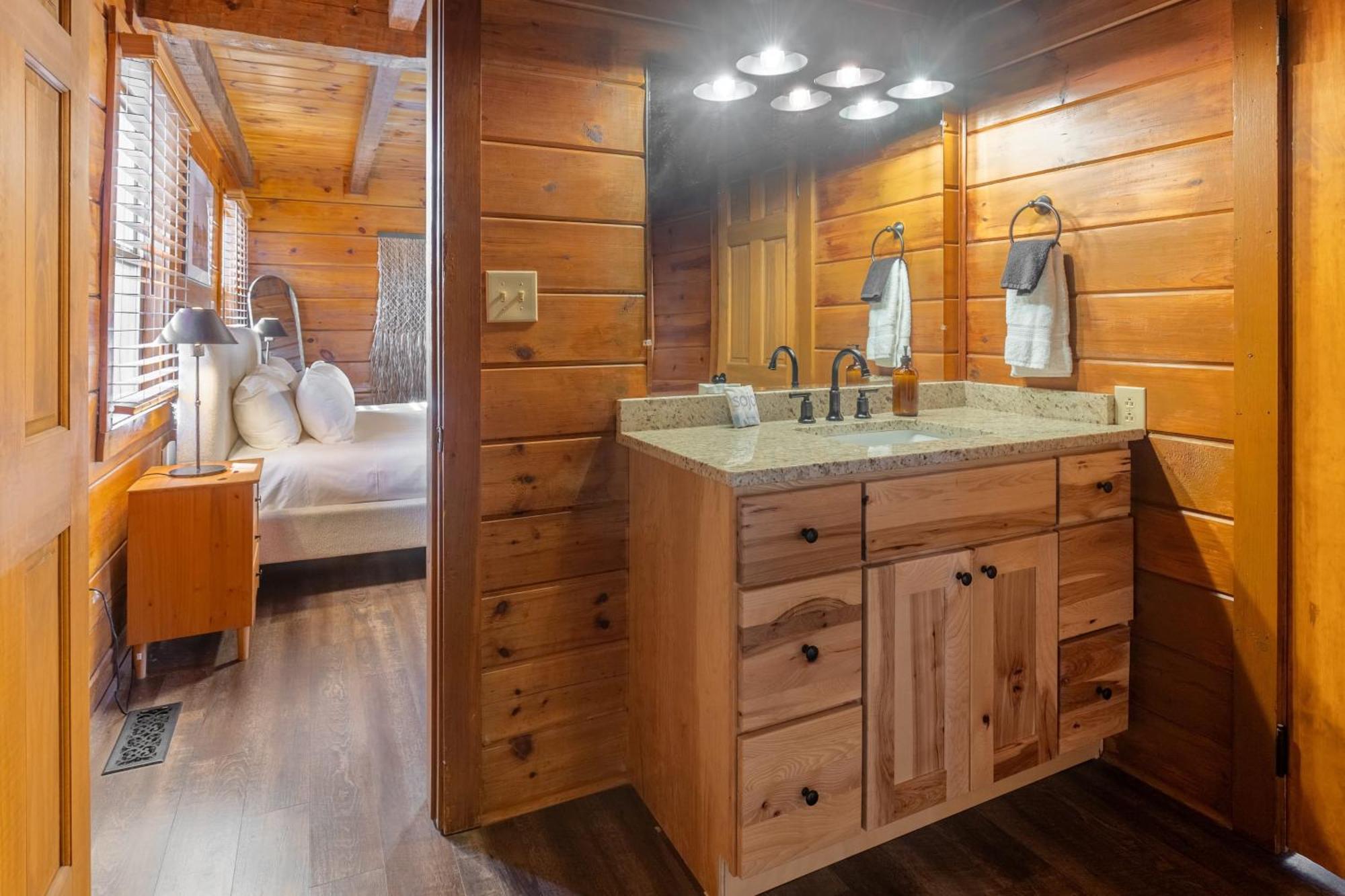 Dudley II By Avantstay Comfortable Cabin W Hot Tub Views Пиджен-Фордж Экстерьер фото