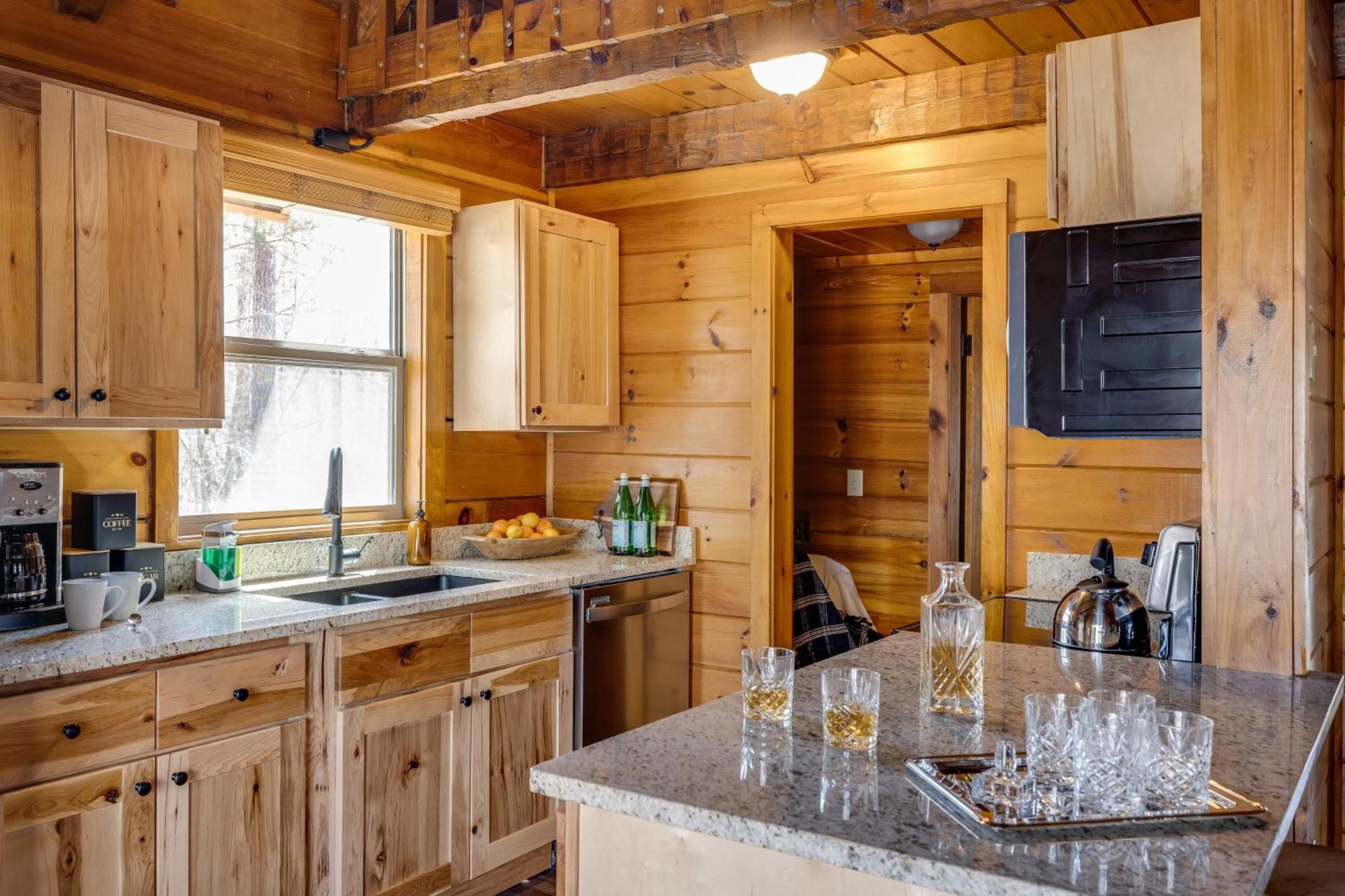 Dudley II By Avantstay Comfortable Cabin W Hot Tub Views Пиджен-Фордж Экстерьер фото